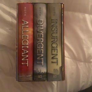 The whole Divergent series by Veronica Roth